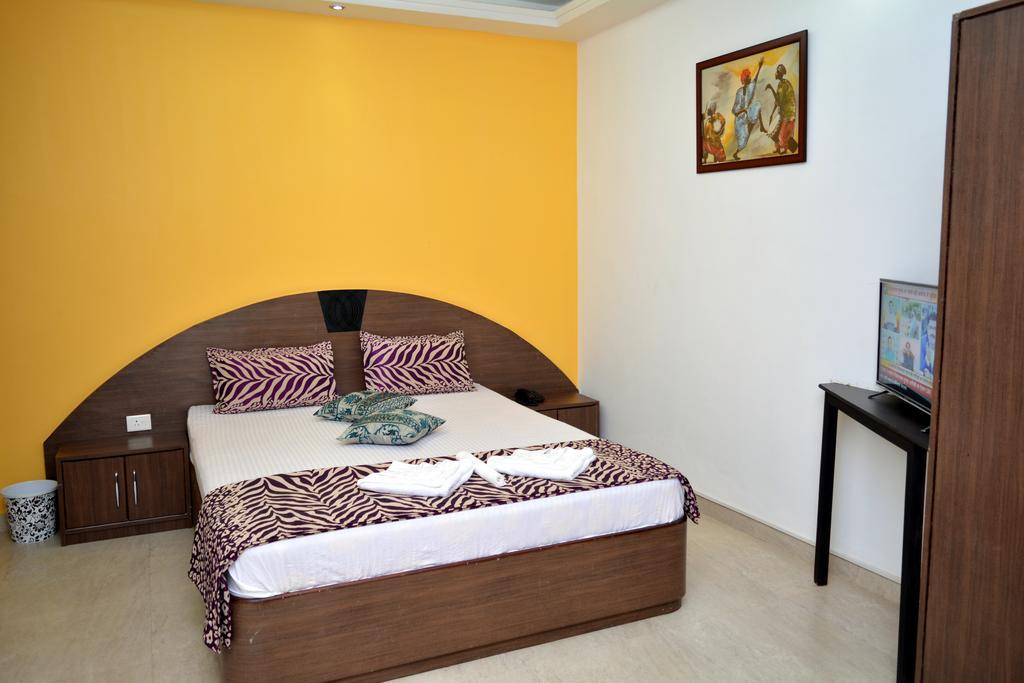 Brits Palace Guest house *