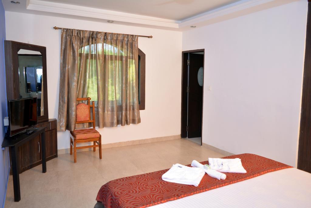 Brits Palace Guest house *