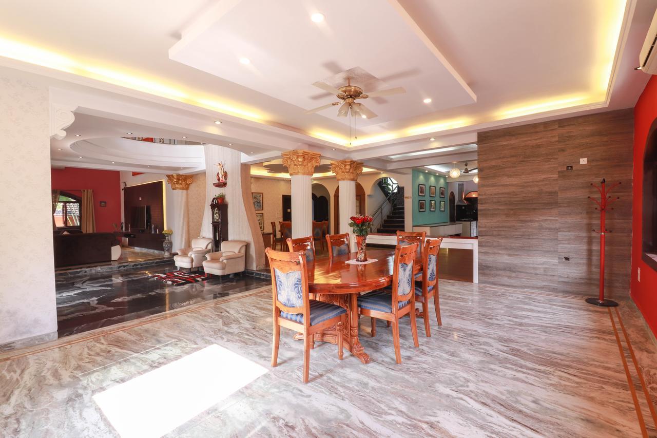 Brits Palace Guest house *